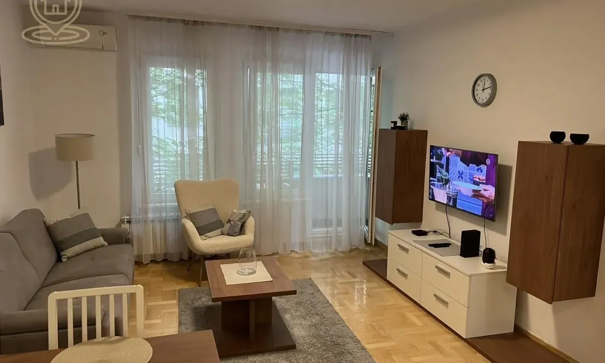 Izdavanje, dvosoban stan, 50m², Savski Venac, Beograd