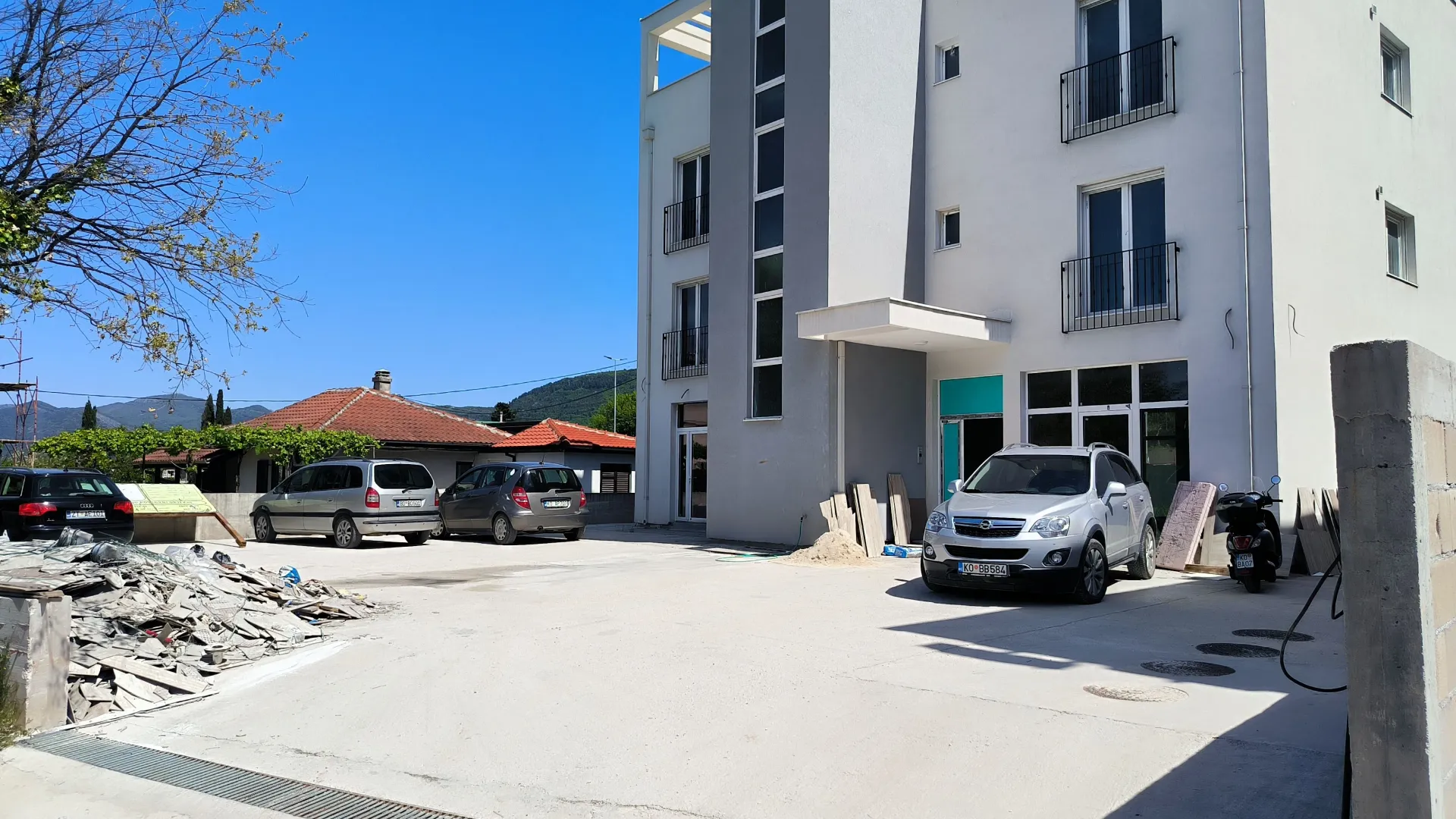 Rent, office space, 115m², Radanovići, Kotor