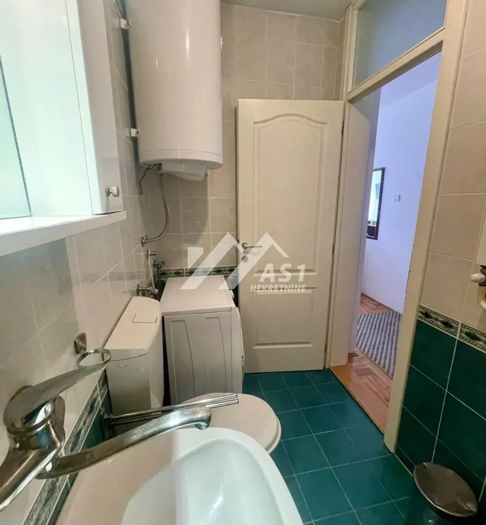 Izdavanje, stan, 25m², Bulevar Oslobodjenja, Novi Sad Sve Podlokacije