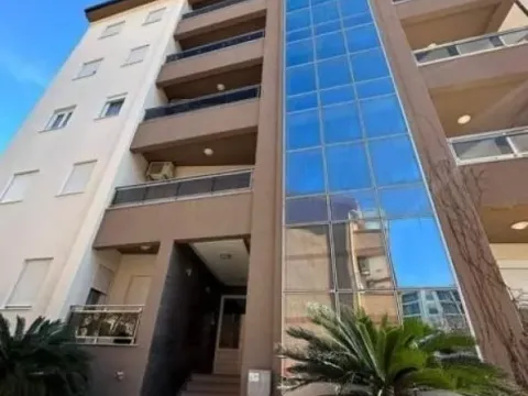 Sale, one bedroom apartment, 40m², Bečići, Budva - image 8