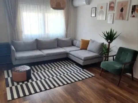 Prodaja, trosoban stan, 89m², Pejton, Podgorica