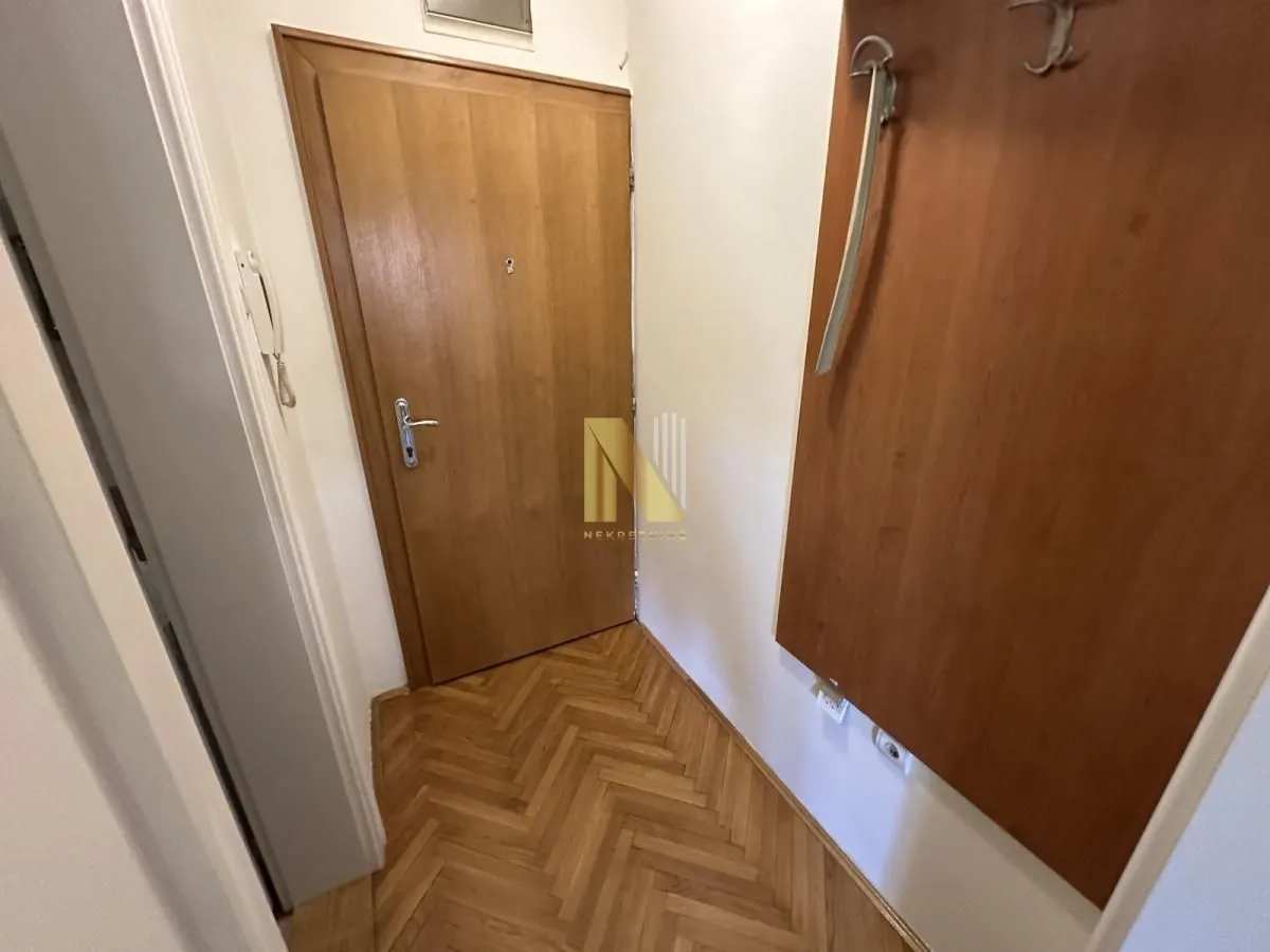 Izdavanje, jednosoban stan, 29m², Socijalno, Novi Sad Sve Podlokacije