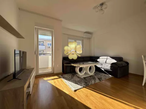 Izdavanje, jednosoban stan, 45m², Zabjelo, Podgorica