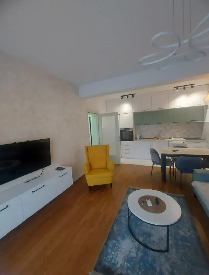 Izdavanje, dvosoban stan, 70m², Zabjelo, Podgorica