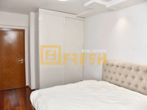 Izdavanje, četvorosoban stan, 140m², Centar, Podgorica - image 17