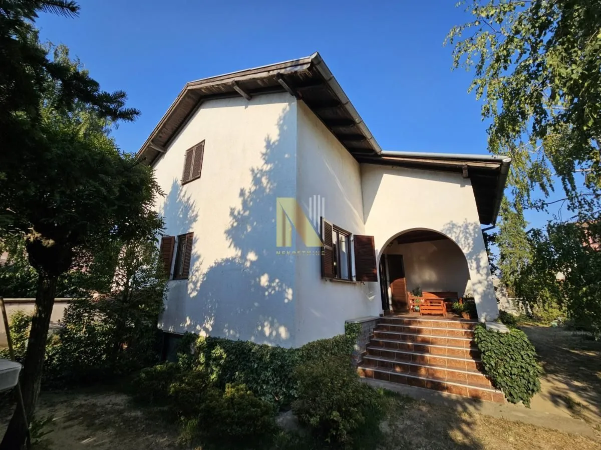 Prodaja, kuća, 331m², Veternik, Novi Sad Sve Podlokacije