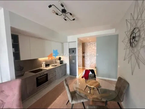 Izdavanje, trosoban stan, 85m², Savski Venac, Beograd - image 4