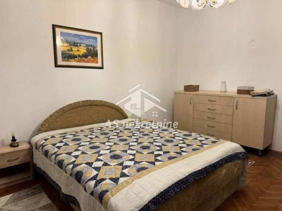 Izdavanje, četvorosoban stan, 79m², Autokomanda, Voždovac Sve Podlokacije