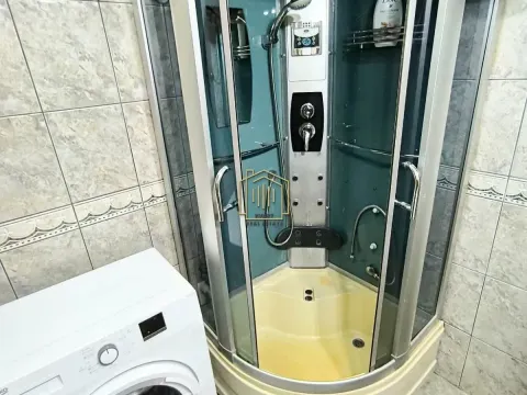 Izdavanje, dvosoban stan, 67m², Centar, Bar - image 6