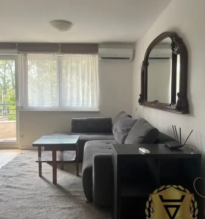 Izdavanje, četvorosoban stan, 77m², Gradska Bolnica, Zvezdara Sve Podlokacije