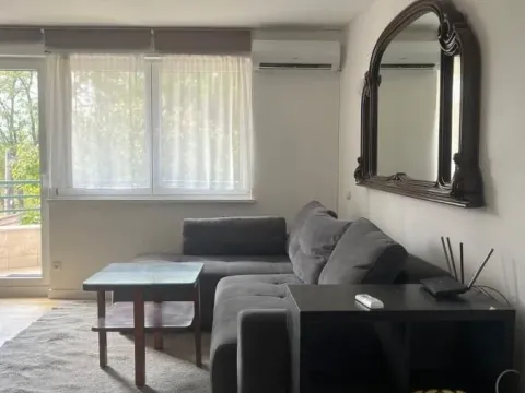 Izdavanje, četvorosoban stan, 77m², Gradska Bolnica, Zvezdara Sve Podlokacije