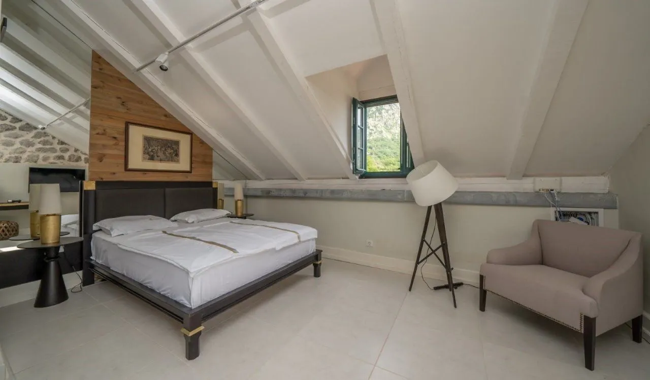 Sale, house, 320m², Risan, Kotor