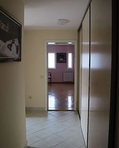 Rent, four bedroom apartment, 146m², Stari Grad, Beograd
