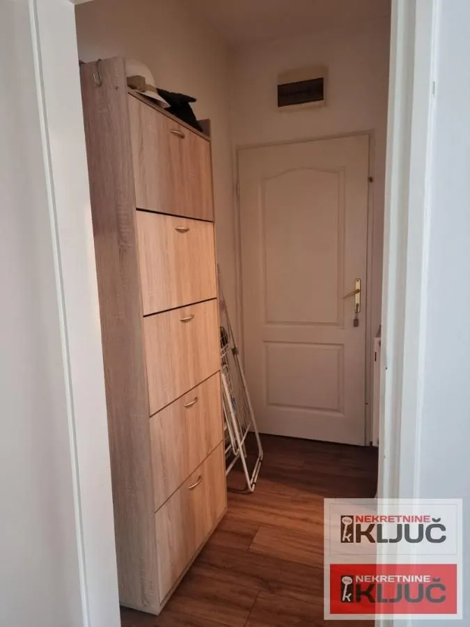 Izdavanje, garsonjera, 32m², Centar, Novi Sad