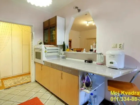 Sale, two bedroom apartment, 65m², Južni Bulevar, Vračar Sve Podlokacije - image 6