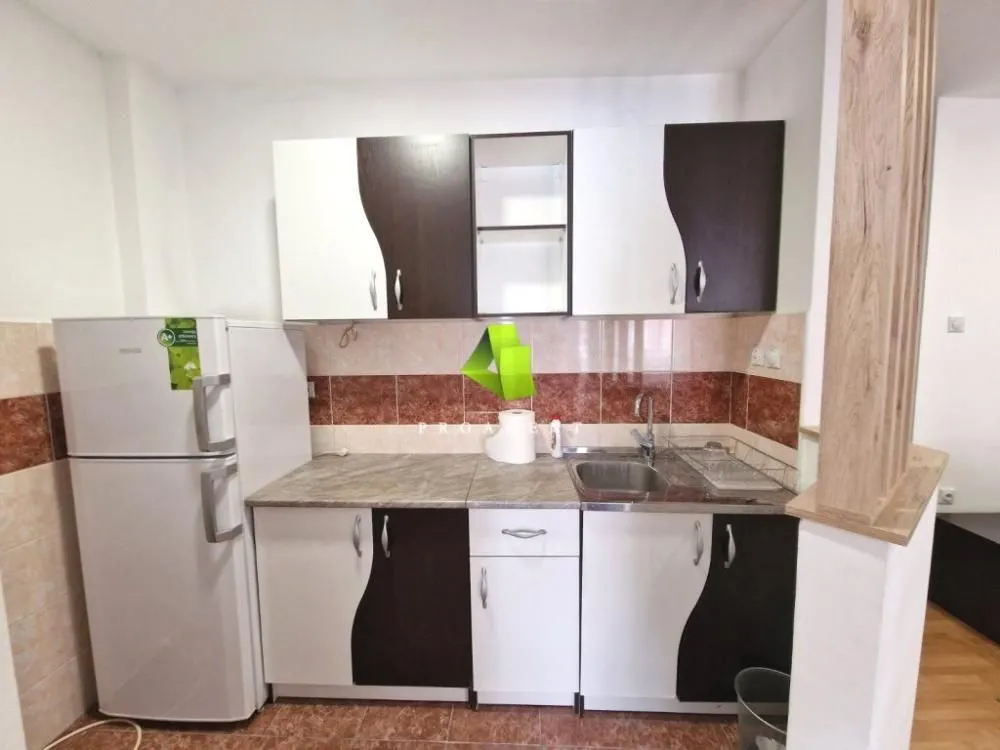 Izdavanje, dvosoban stan, 43m², Centar, Niš