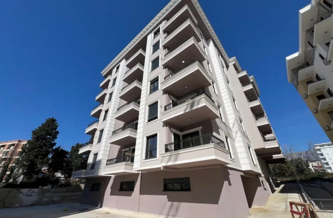 Prodaja, dvosoban stan, 69m², Ilino, Bar