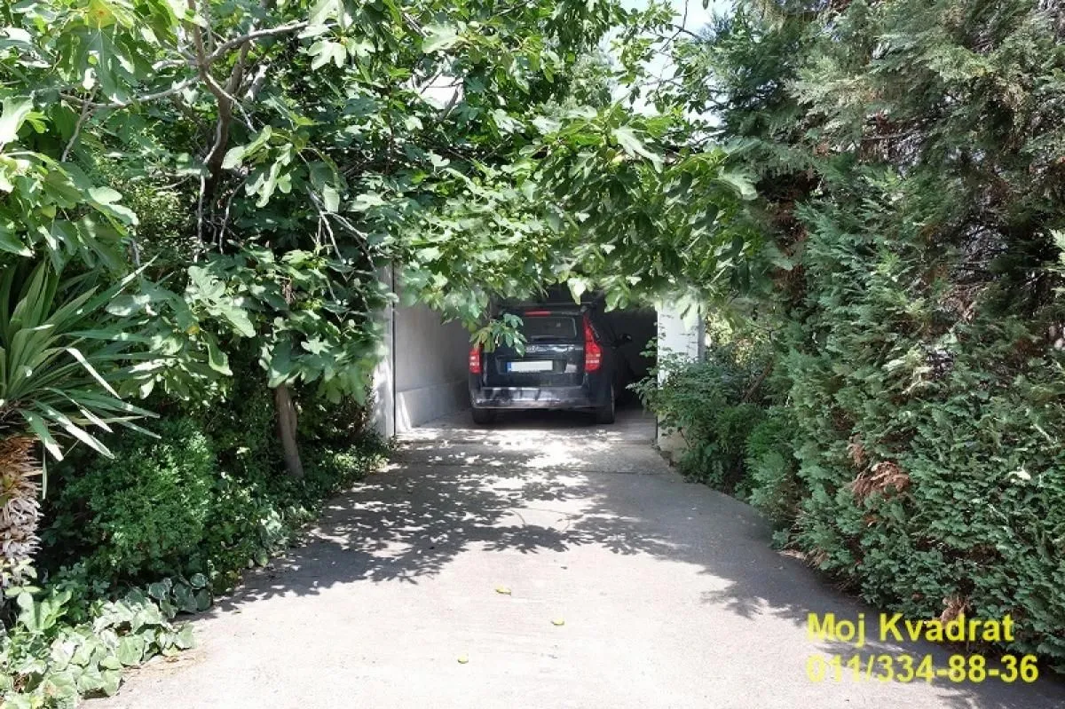Izdavanje, kuća, 390m², Savski Venac, Beograd