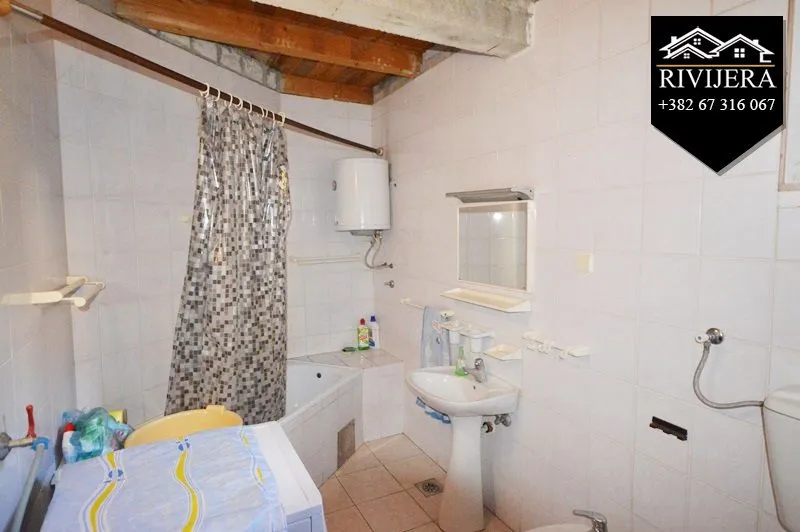 Prodaja, četvorosoban stan, 95m², Centar, Herceg Novi