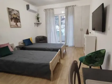 Rent, studio apartment, 35m², Budva, Crna Gora - image 9