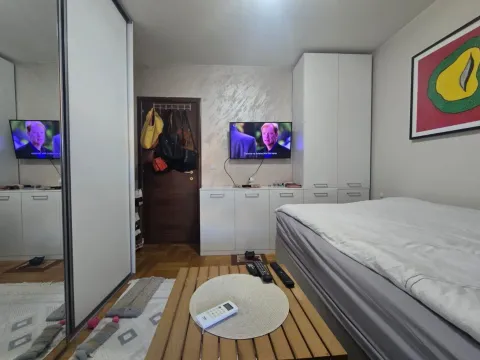 Prodaja, jednosoban stan, 49m², Stari Aerodrom, Podgorica - image 6