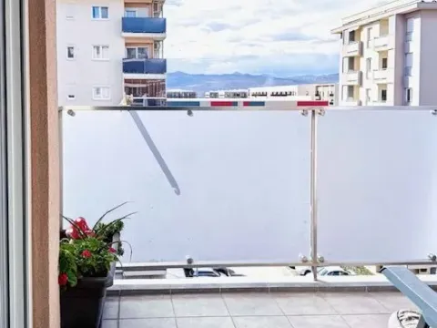 Prodaja, trosoban stan, 72m², City Kvart, Podgorica - image 9