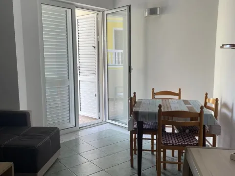 Rent, one bedroom apartment, 37m², Podkošljun, Budva - image 5