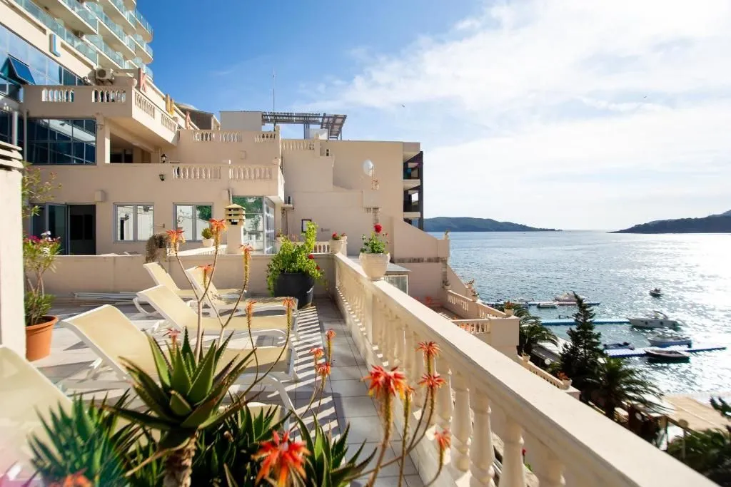 Izdavanje, ugostiteljski objekat, 1500m², Rafailovići, Budva