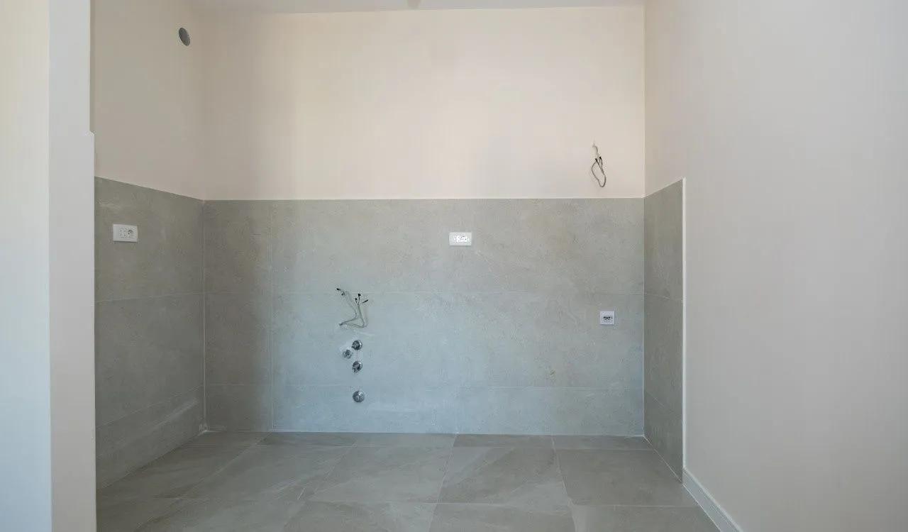 Izdavanje, dvosoban stan, 72m², Central Point, Podgorica