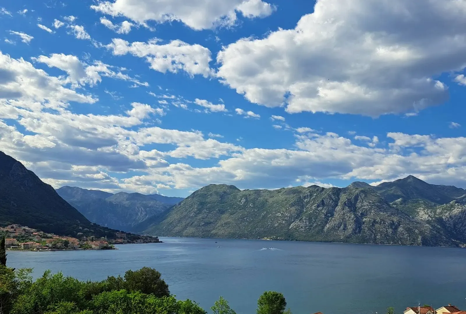 Prodaja, dvosoban stan, 66m², Dobrota, Kotor