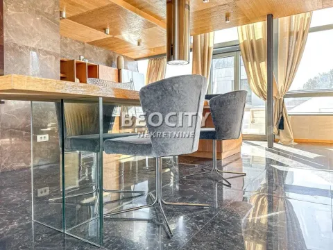 Izdavanje, dvosoban stan, 210m², Kalenić Pijaca, Vračar Sve Podlokacije - image 16