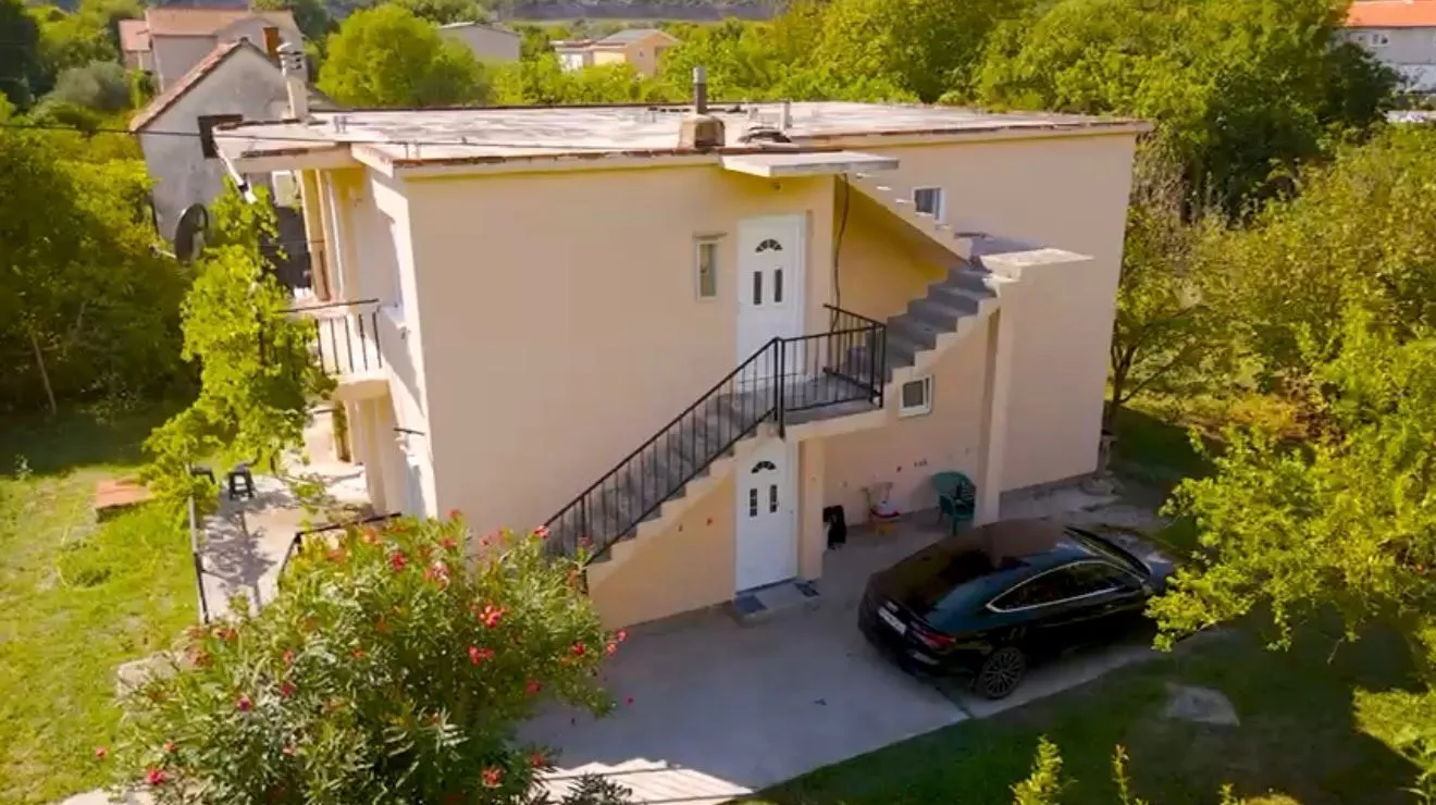 Prodaja, kuća, 216m², Lastva Grbaljska, Kotor