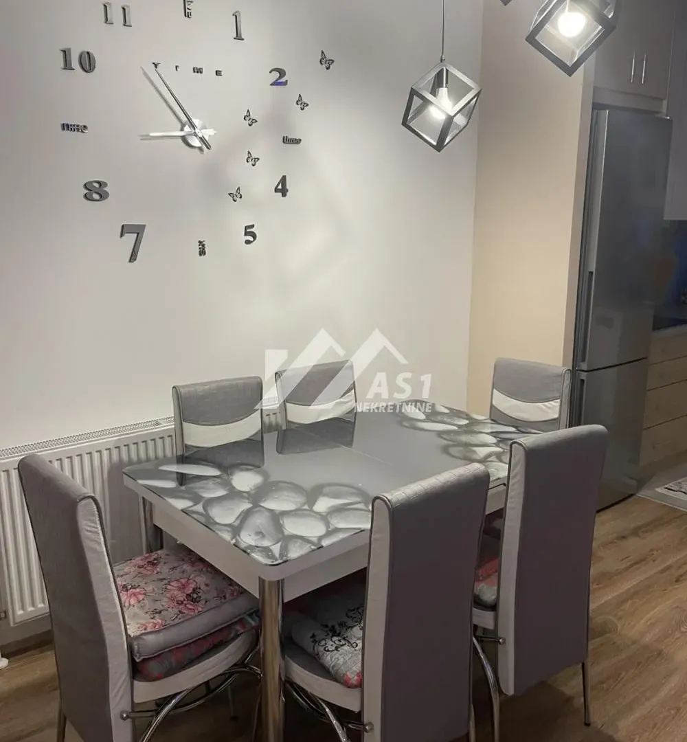 Prodaja, četvorosoban stan, 76m², Lipov gaj, Novi Sad Sve Podlokacije