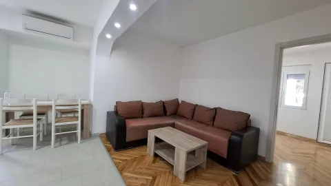 Prodaja, dvosoban stan, 60m², Centar, Bar - image 2