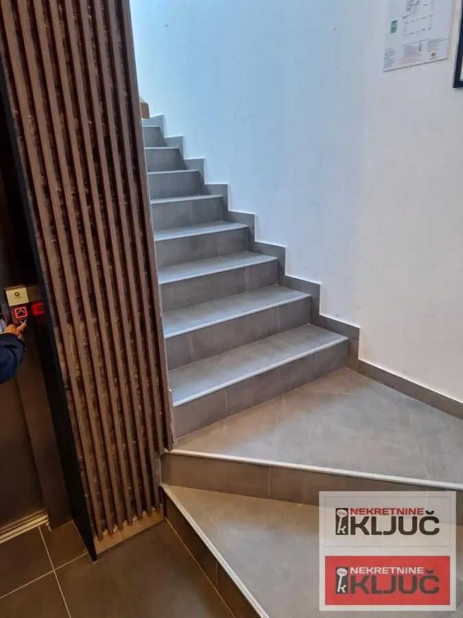 Prodaja, dvosoban stan, 43m², Novo naselje, Novi Sad