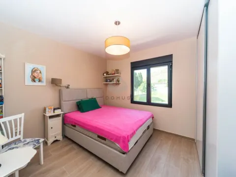 Prodaja, kuća, 130m², Tološi, Podgorica - image 39