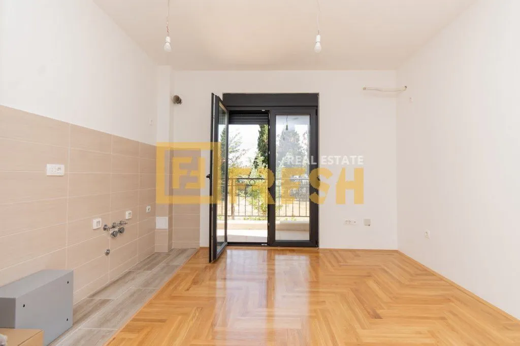 Prodaja, garsonjera, 25m², Tološi, Podgorica