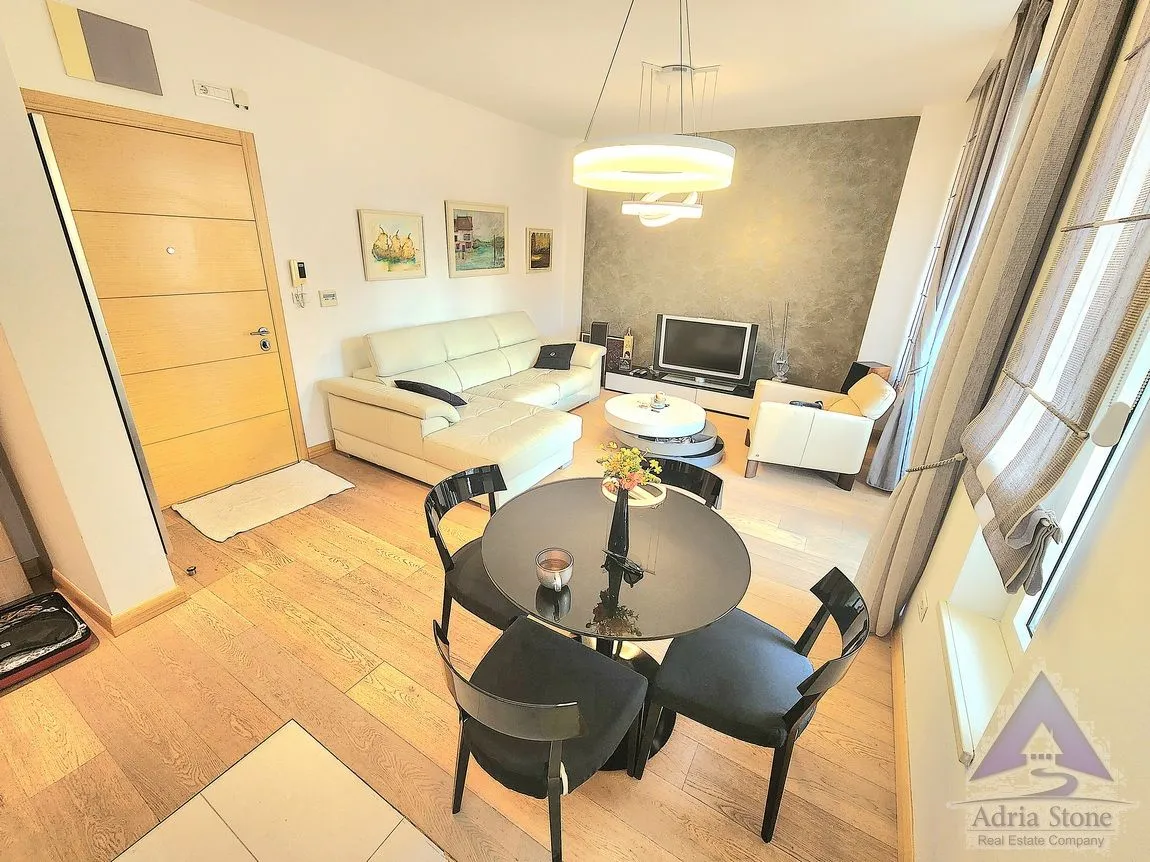 Rent, one bedroom apartment, 49m², Centar, Budva
