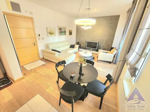 Izdavanje, jednosoban stan, 49m², Centar, Budva - image 4