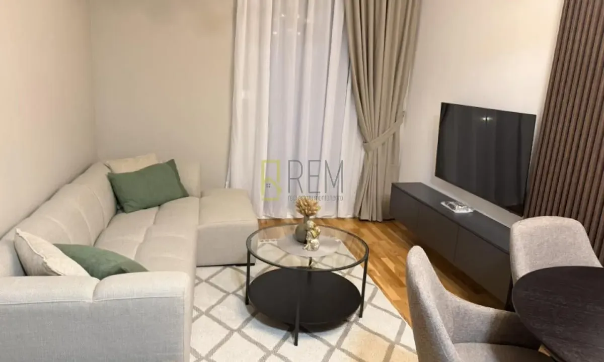 Prodaja, jednosoban stan, 37m², Tološi, Podgorica