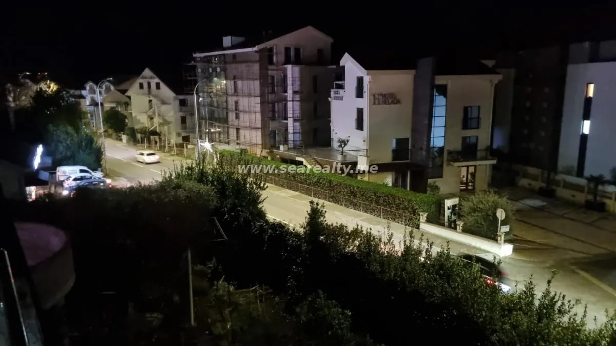 Rent, apartment, 103m², Centar, Tivat