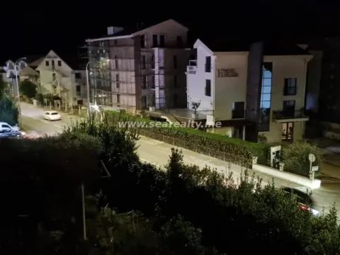 Izdavanje, stan, 103m², Centar, Tivat - image 4