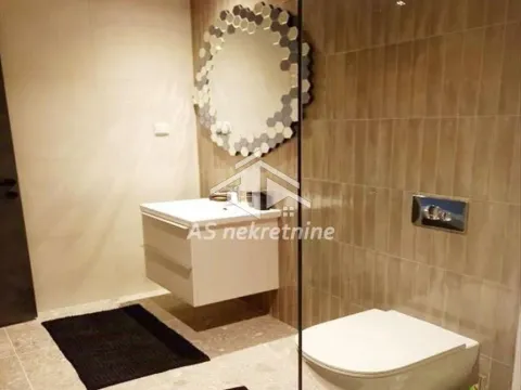 Izdavanje, trosoban stan, 80m², Savski Venac, Beograd - image 30