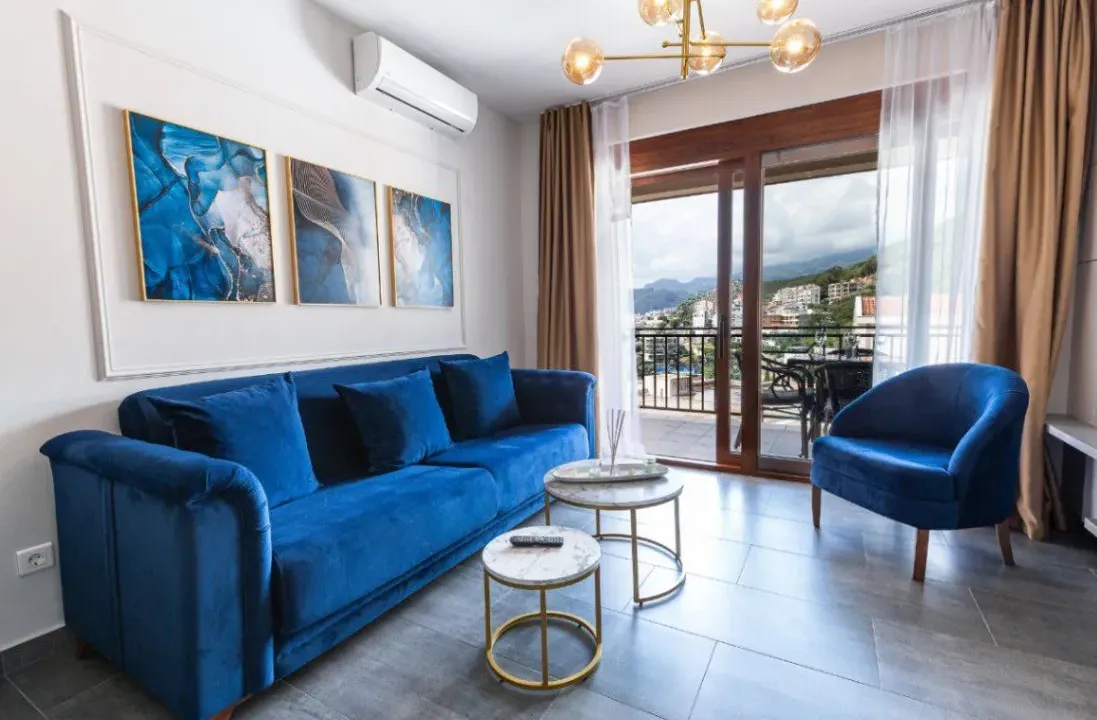 Izdavanje, dvosoban stan, 70m², Pržno, Budva