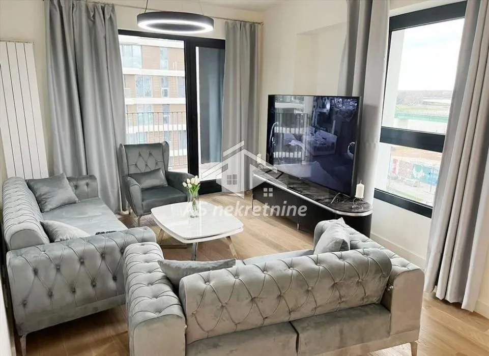 Izdavanje, trosoban stan, 98m², Savski Venac, Beograd