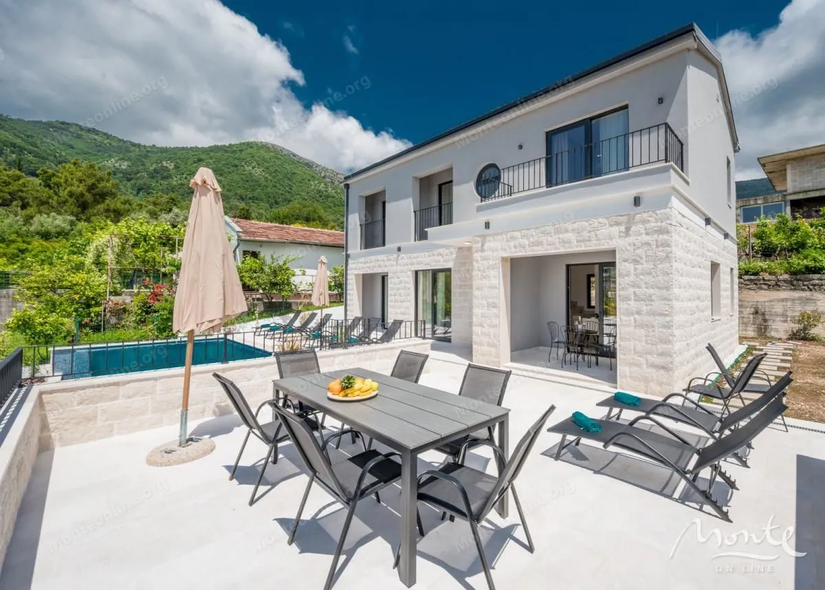 Prodaja, kuća, 250m², Mrčevac, Tivat