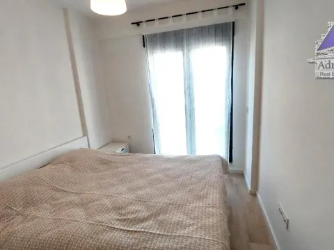 Rent, one bedroom apartment, 35m², Podkošljun, Budva - image 11