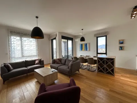 Rent, three bedroom apartment, 95m², City Kvart, Podgorica - image 1