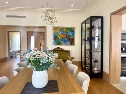 Izdavanje, četvorosoban stan, 228m², Porto Montenegro, Tivat - image 7