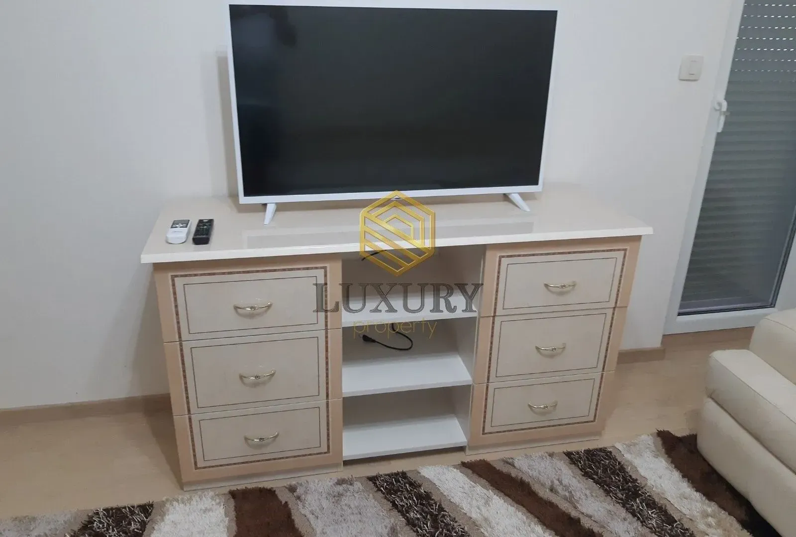 Izdavanje, jednosoban stan, 48m², City Kvart, Podgorica